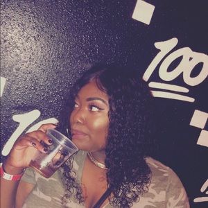 Meet your Posher, Simone